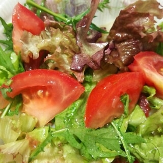 トマトと水菜、レタスのサラダ